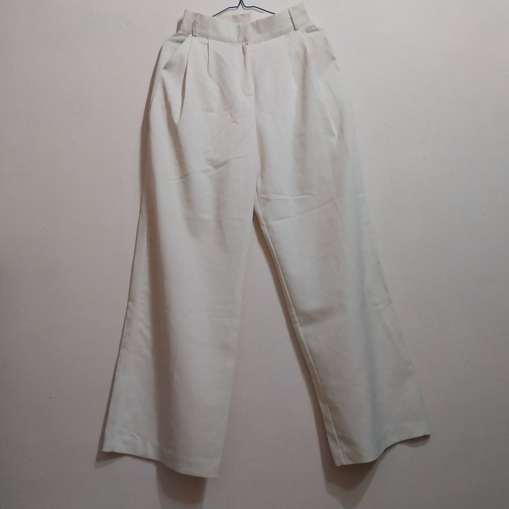 Celana HW Oro Pants Minus ada Noda Kuning