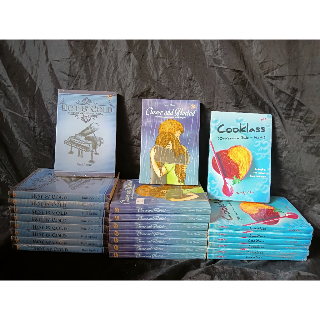 Buku Murah  Hot & Cold / Clover and Hurted / Cooklass