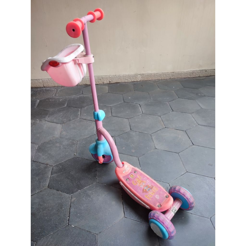 Scooter Anak Pink Skuter Olahraga Mainan Gerak