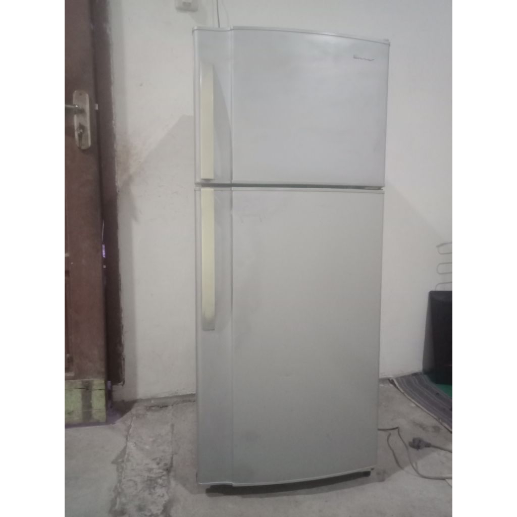 service kulkas 2 pintu tidak dingin.