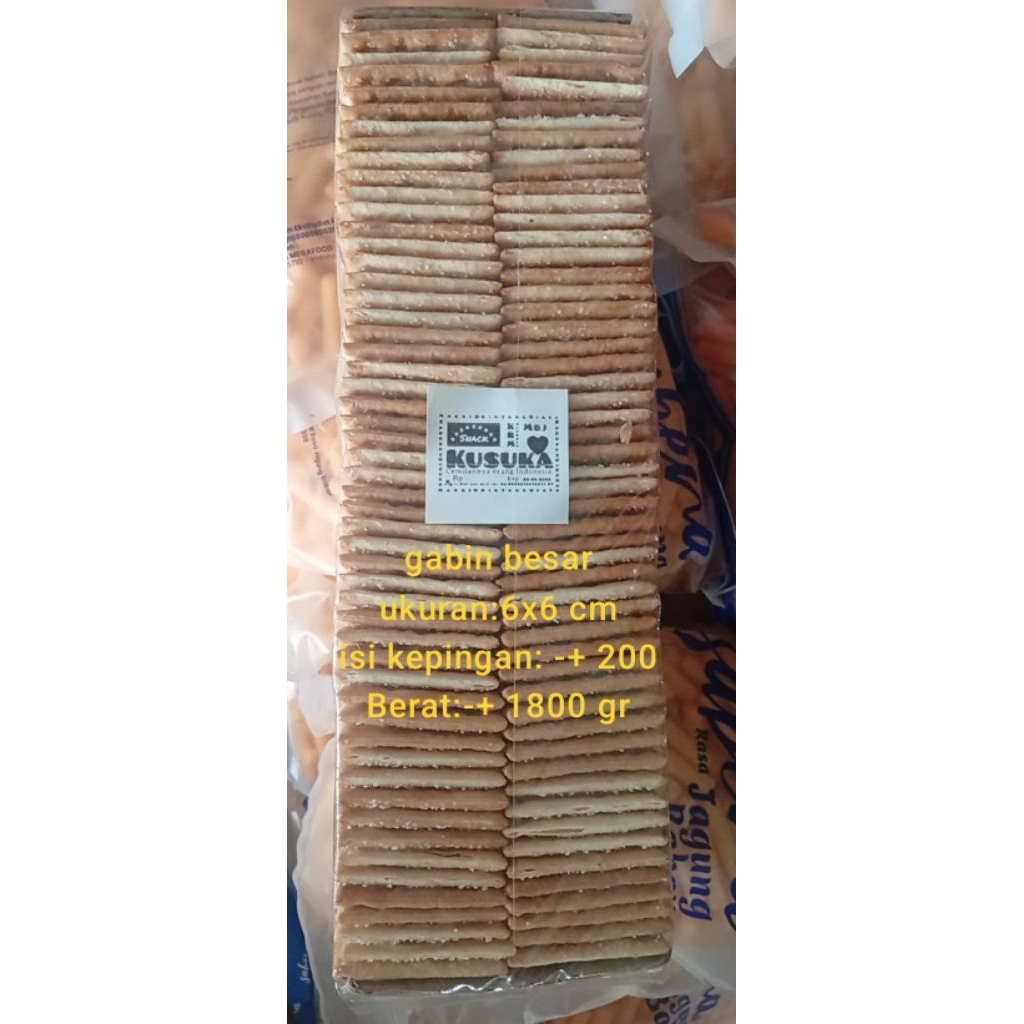 

Biskuit gabin bahan untuk kue tape gabin/ini belum ada tapenya ukuran 6x6 cm isi -+ 210 keping