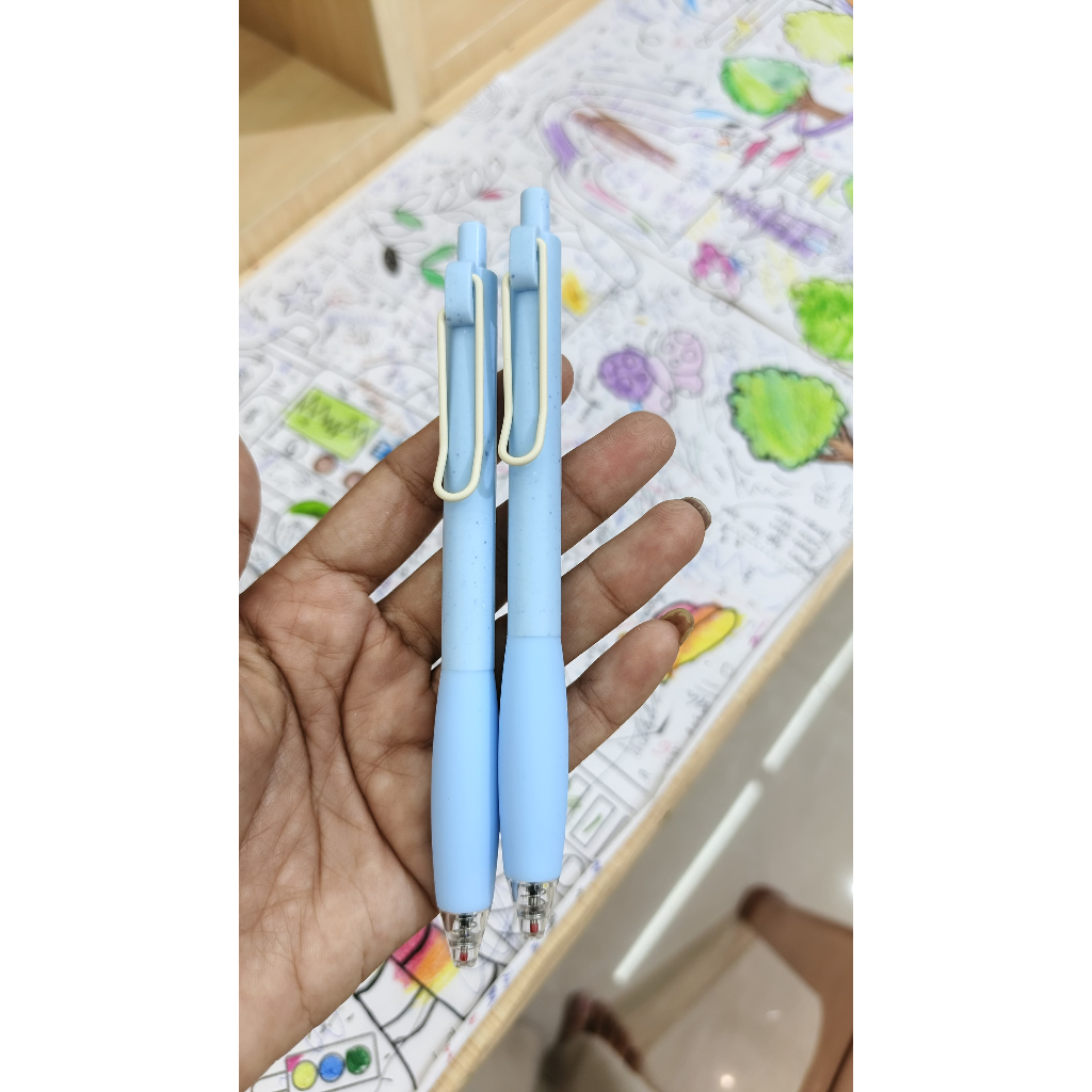 

DELI GEL PEN PULPEN CANTIK