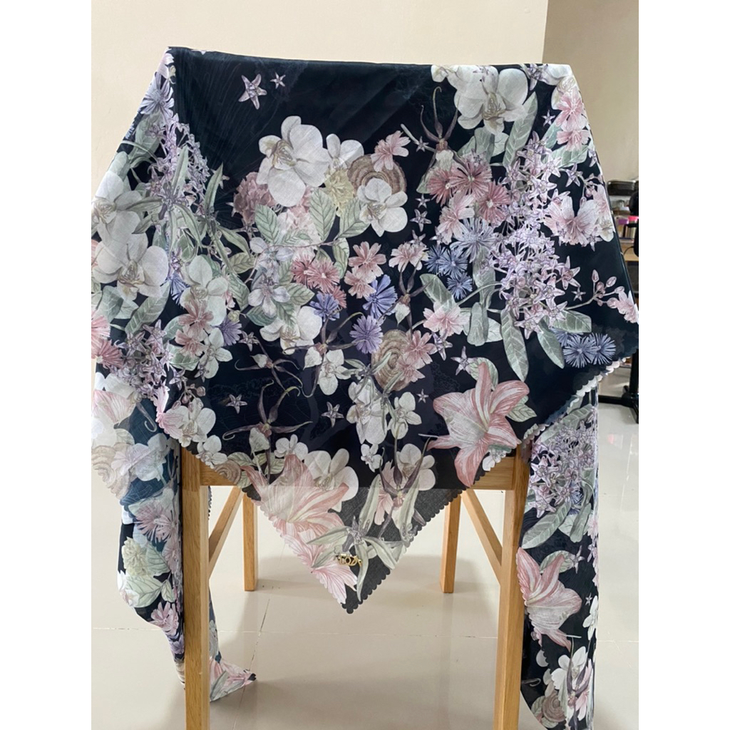 PRELOVED DOA BY DEWI SANDRA HIJAB SCARF XL LARGE SYARI