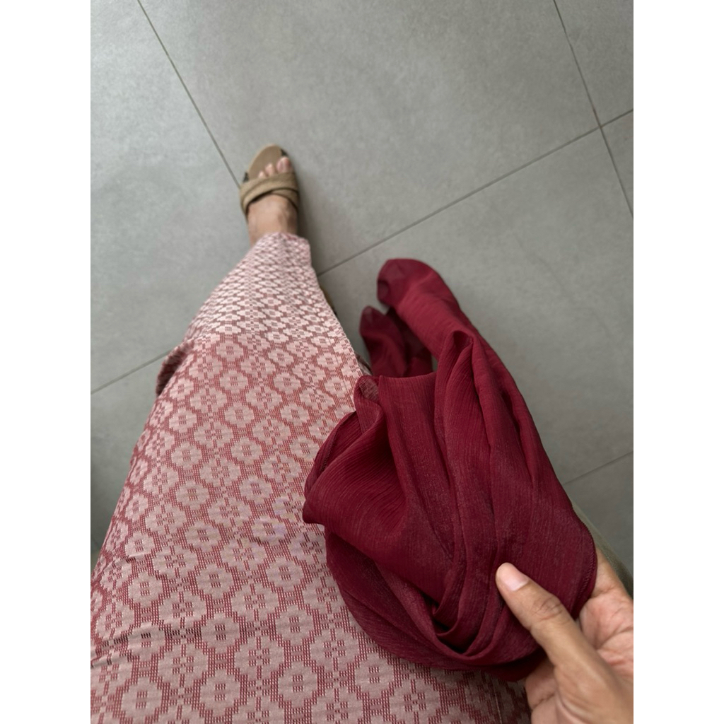 Kamen Jadi Endek Sisir Marun