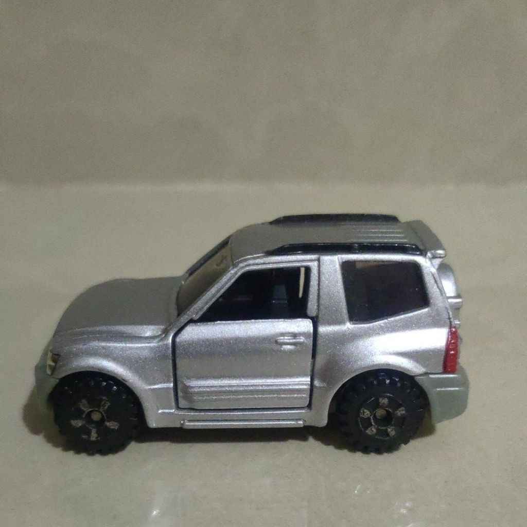 Tomica Mitsubishi Pajero no 30