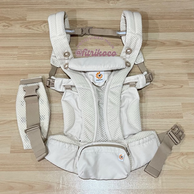 Preloved Ergobaby Omni Breeze