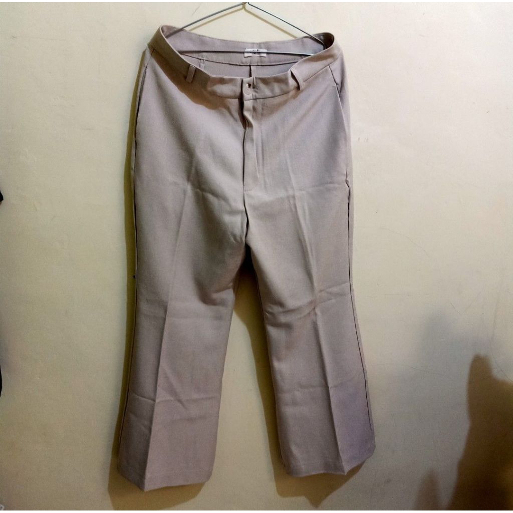 Preloved Cutbray Tumi Pants-estada.id