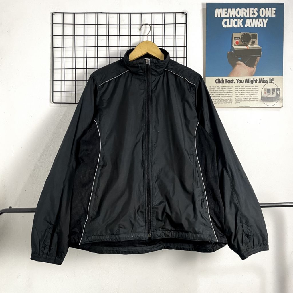 JAKET UNIQLO TRACKTOP SECOND ORIGINAL, JAKET UNIQLO RUNNING, JAKET WINDBREAKER UNIQLO