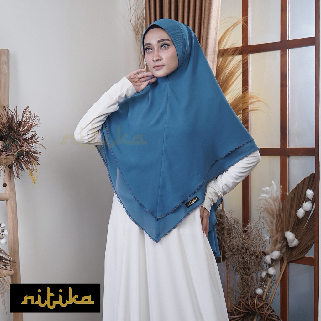 khimar adelia picot pinggir