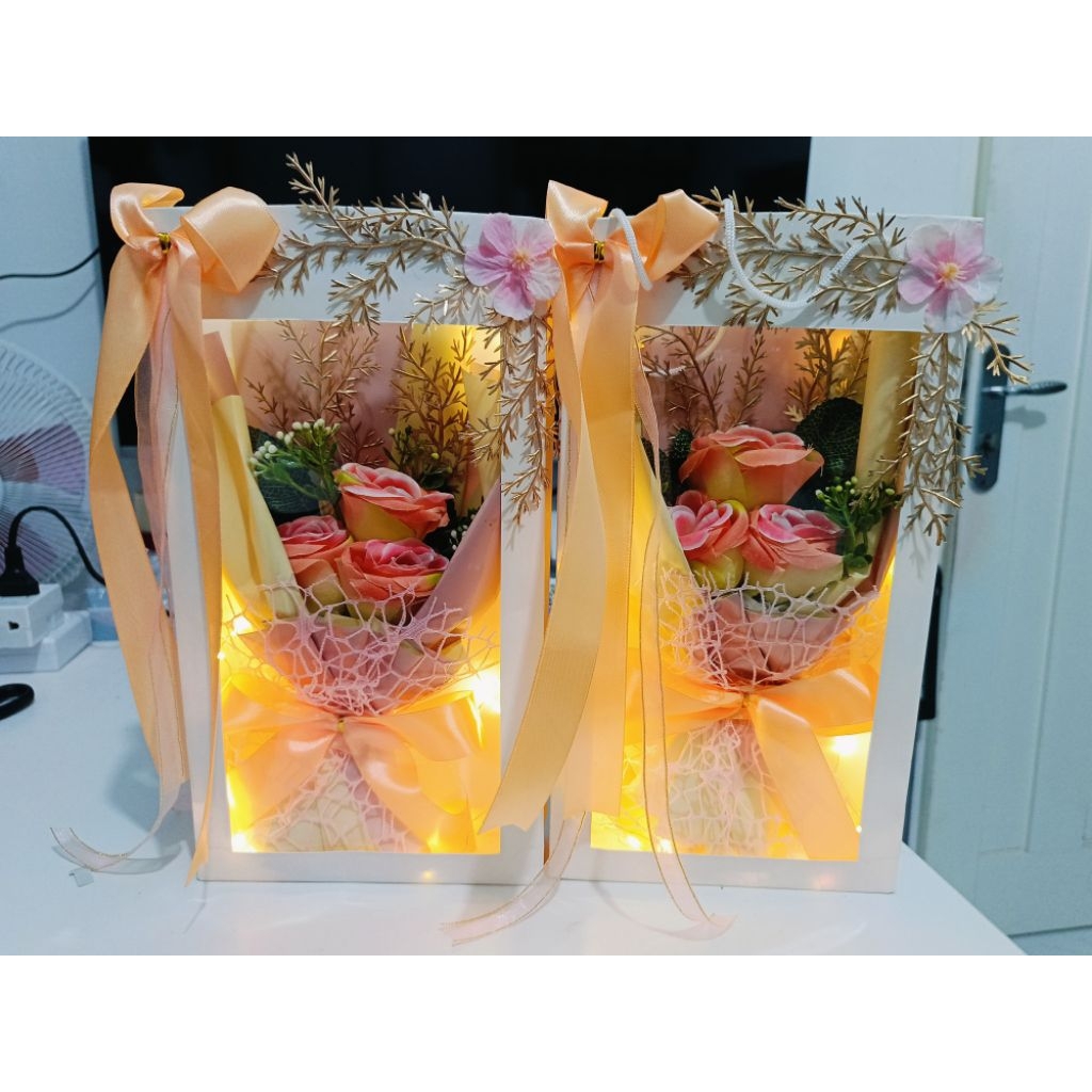 

BUNGA VALENTINE / BUNGA ULTAH / BUNGA ANNIVERSARY / BUNGA MURAH / BUNGA LAMPU / BUKET BUNGA / KADO VALENTINE / HAMPERS / KADO ANNIVERSARY / KADO ULTAH / BUNGA LED