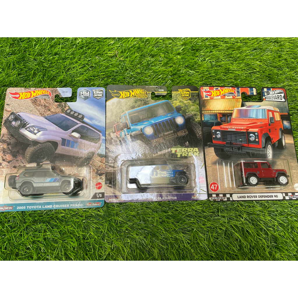 Paket Hot Wheels Premium Prado, Jeep Gladiator dan Land rover