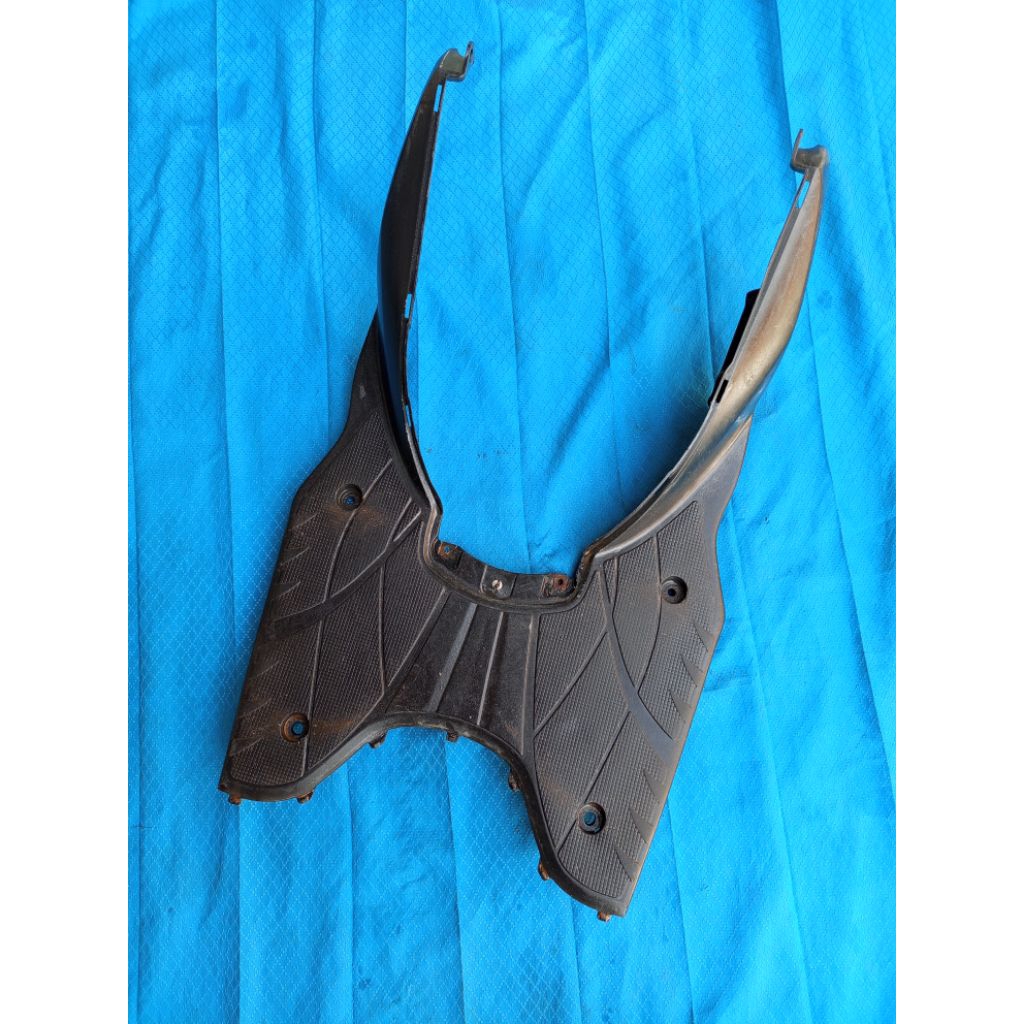 bordes Suzuki spin 125 / pijakan kaki Suzuki spin original copotan