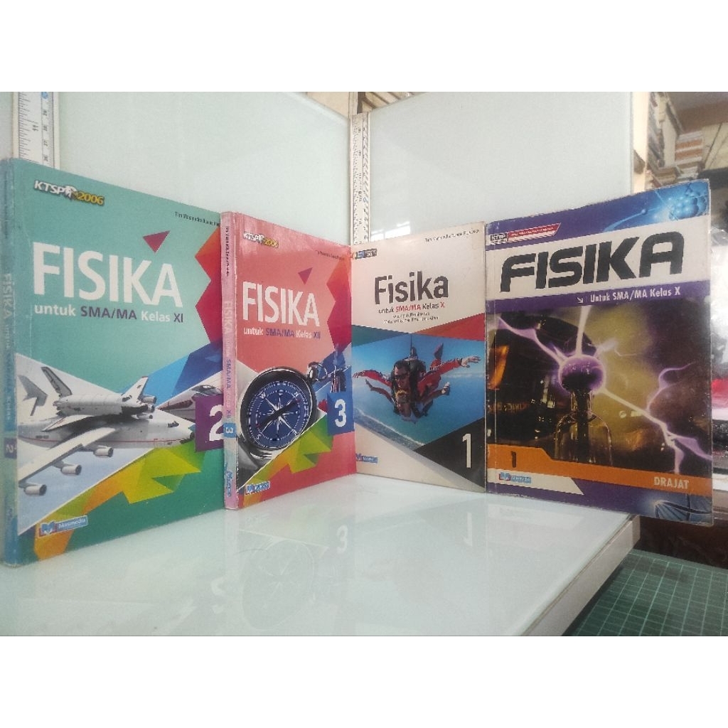 FISIKA SMA KELAS X, XI, XII Masmedia