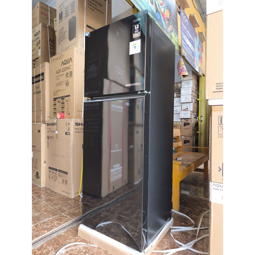 kulkas Aqua 2 pintu inverter/ kulkas Aqua 285 inverter