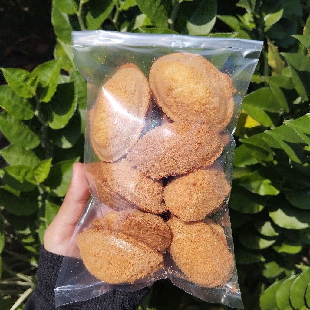 

Bolu Kering - Bolu Telur - Camilan Bolu Tradisional