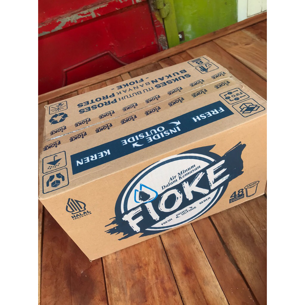 

FIOKE AIR MINUM KEMASAN GELAS 200ml