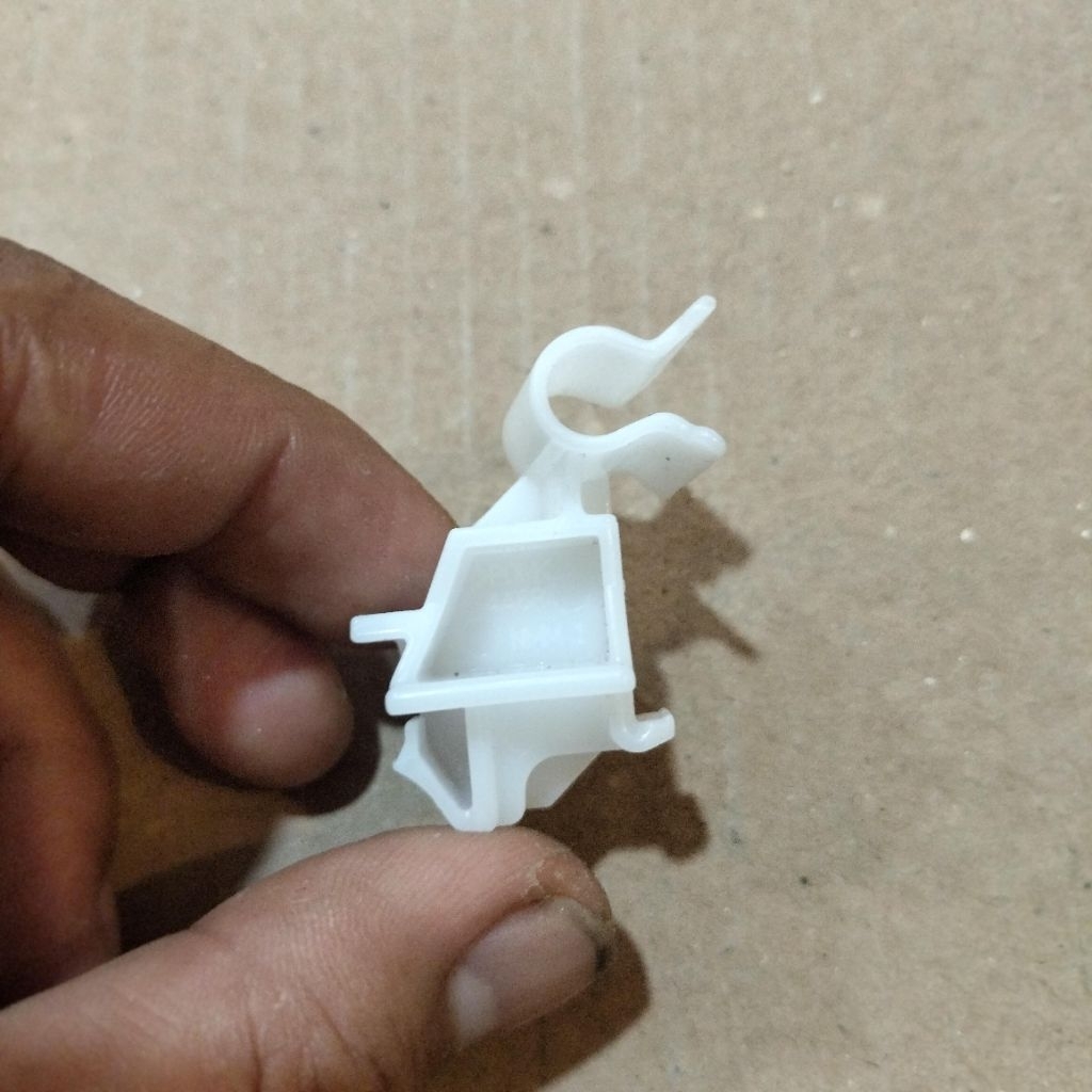 klip tiang kap mesin mobil calya sigra original