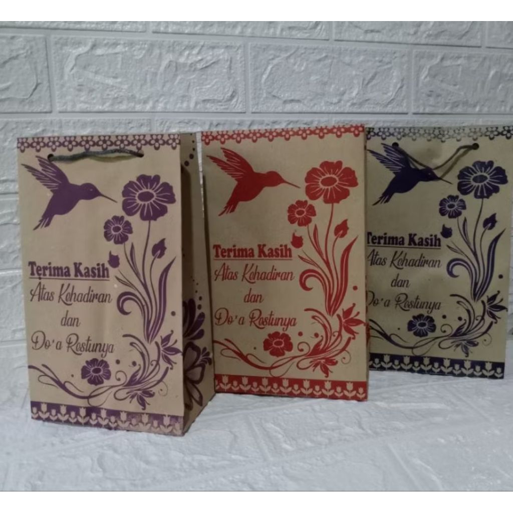 

Paperbag motif Ukuran 15x8x25 Wafer panjang