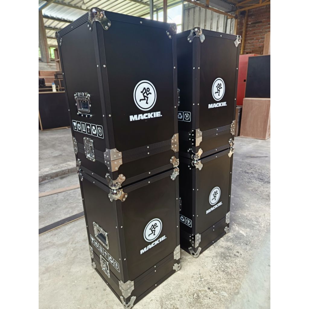 Hardcase MACKIE Thump 215,