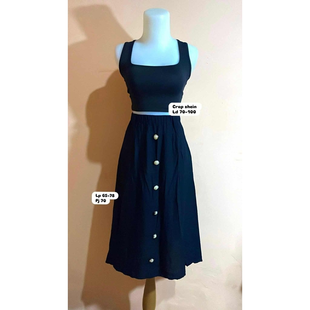 One Set Crop With Rok Premium Merk Shein