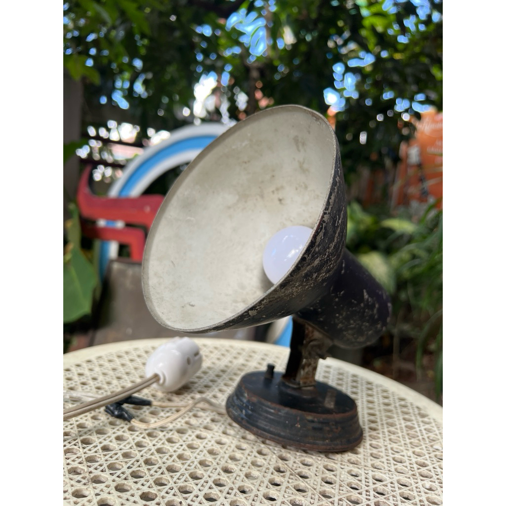 Industrial Desk Lamp / Lampu Meja Tema Industrial Sederhana Jadul Lawasan