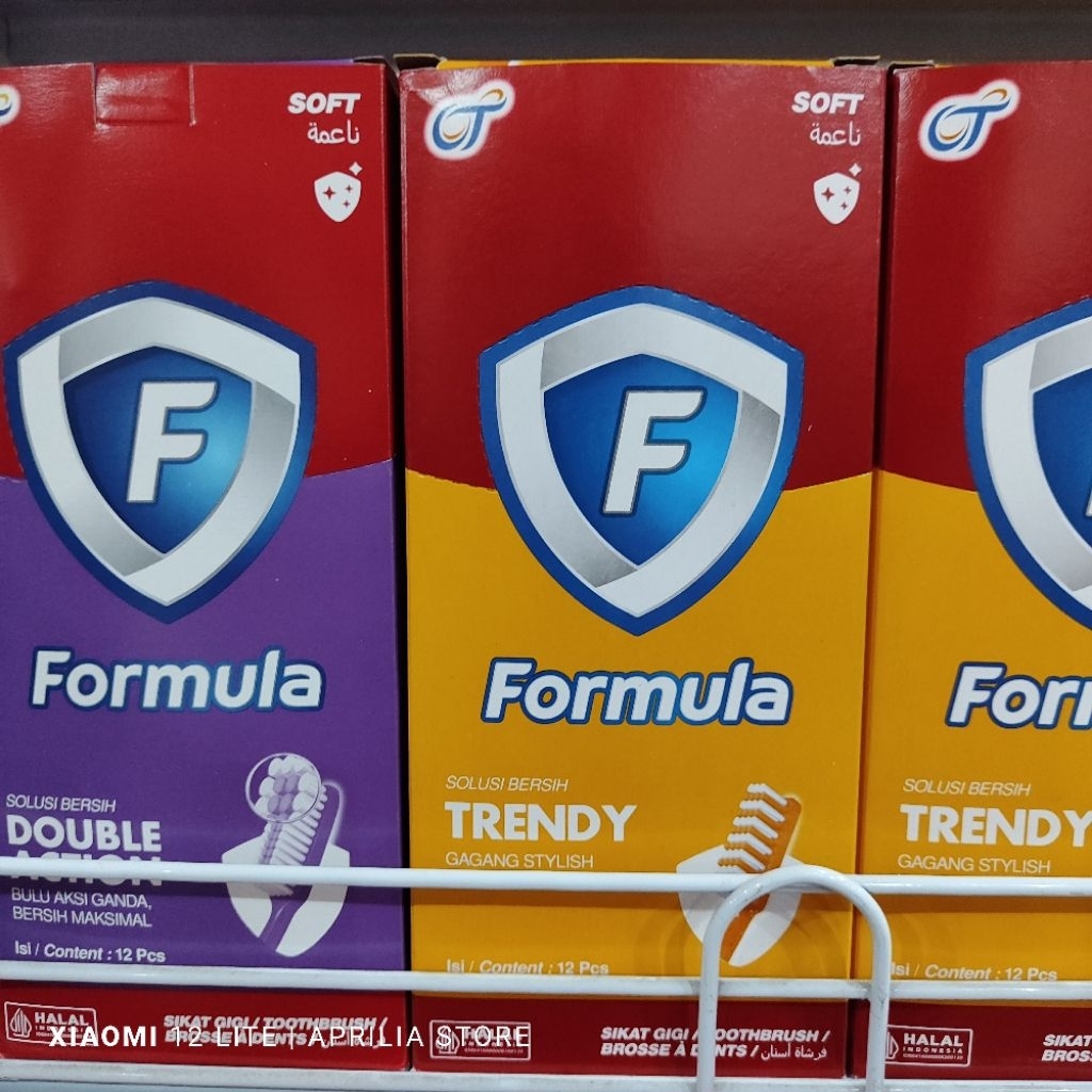 12 Sikat Gigi Formula 1 Box