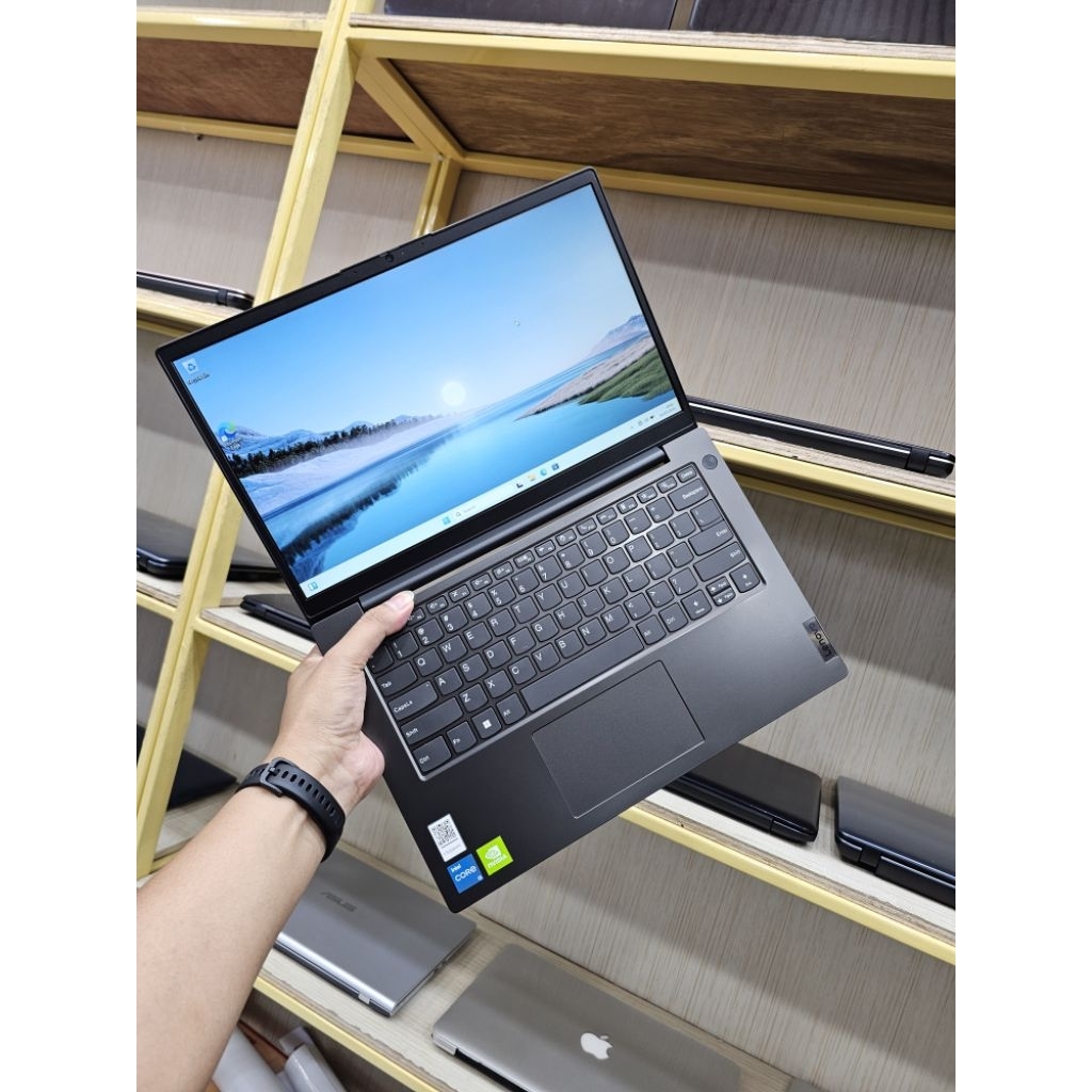 Laptop Lenovo V14 Intel core i3 gen 11 RAM 20GB SSD 256GB NVIDIA GEFORCE 2GB KONDISI MULUS LIKE NEW