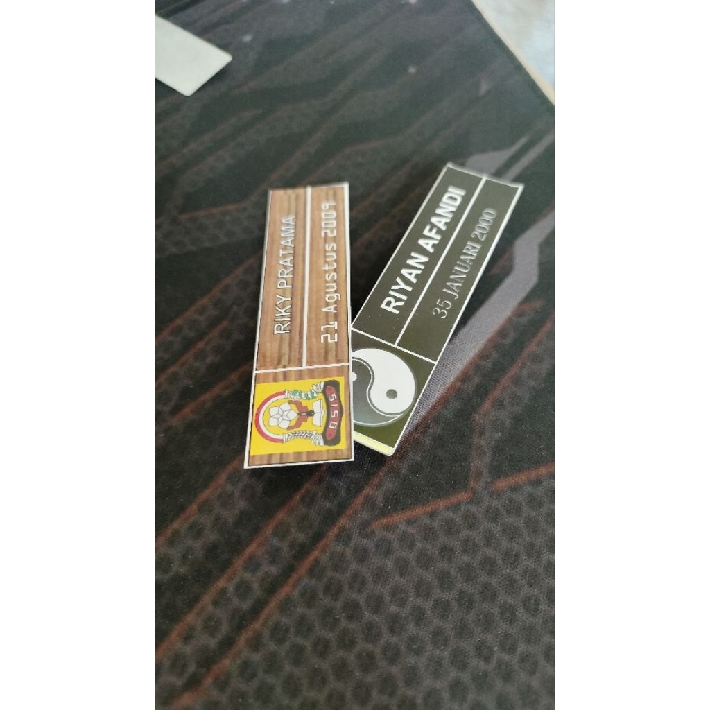 

Papan nama dada kuningan magnet, nametag magnet, nametag custom, papan nama kuningan magnet