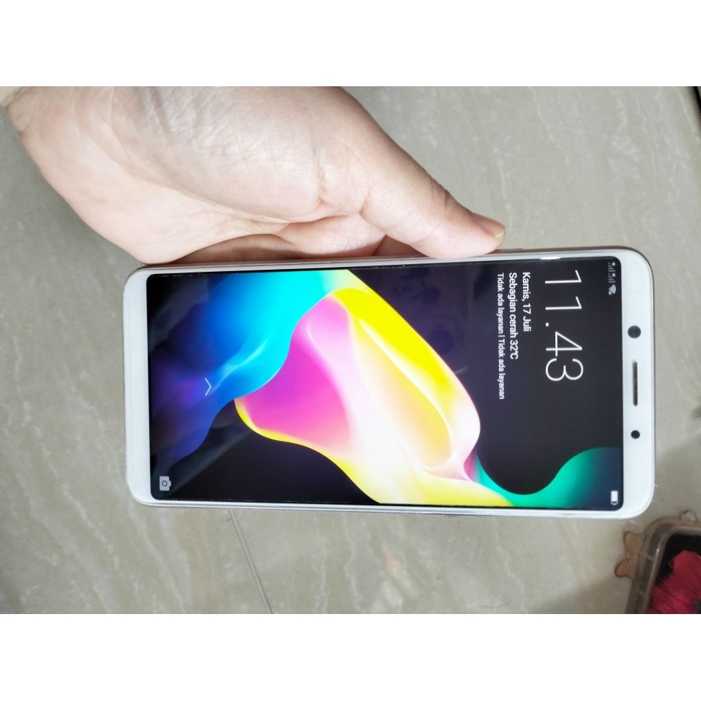 dijual hp seken Oppo f5, Ram 4gb, MMC 32gb, masih bagus dan mulus