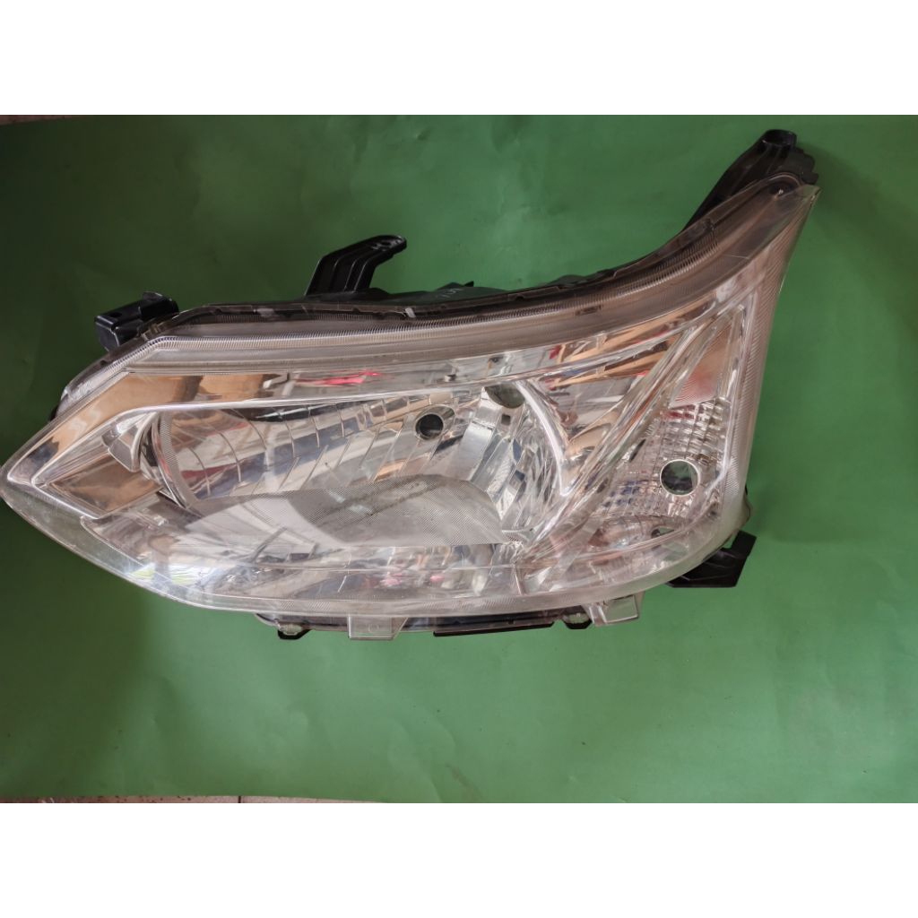 lampu mobil Avanza Xenia tahun 2015,2016,2017,2018