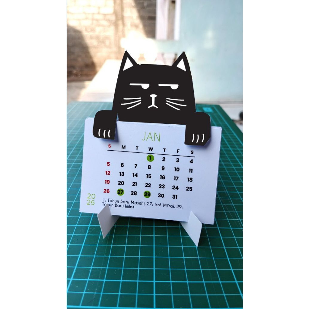 

Kalender duduk/ kalender meja estetik karakter kucing