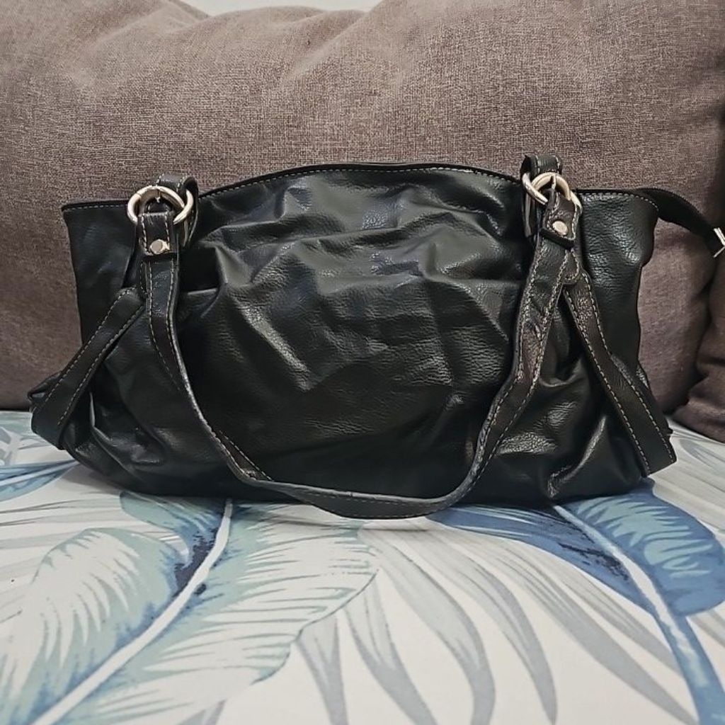 Preloved Shoulder Bag Black Like New