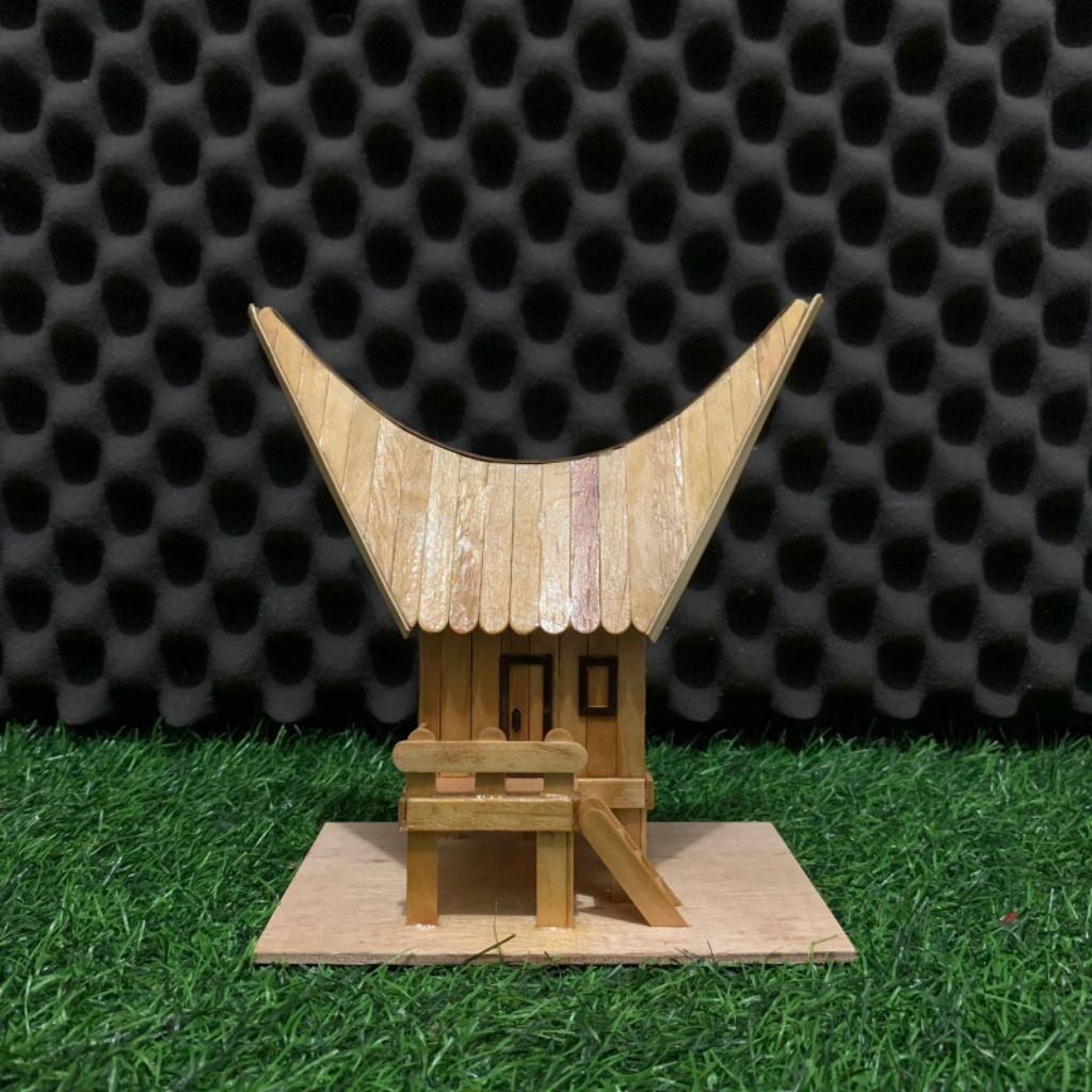 Miniatur Rumah Adat Tongkonan Khas Sulawesi Selatan