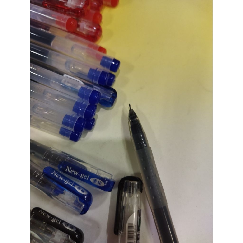 

(1pack isi 12pcs) Pulpen Bolpoin Pen Gel Zuixua New Jell 0.4mm