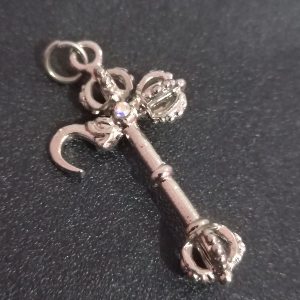 liontin vajra dorje manohara