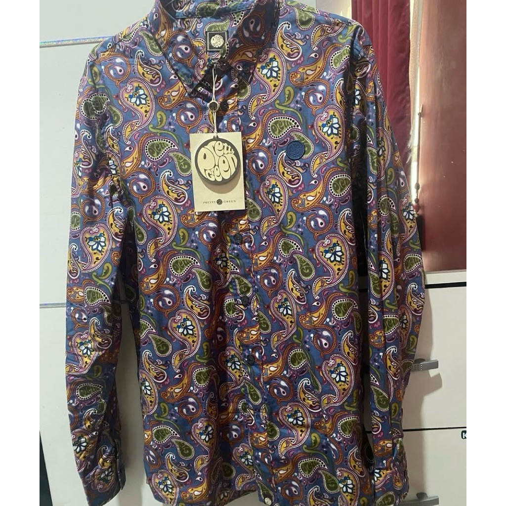 Kemeja Pretty Green Paisley