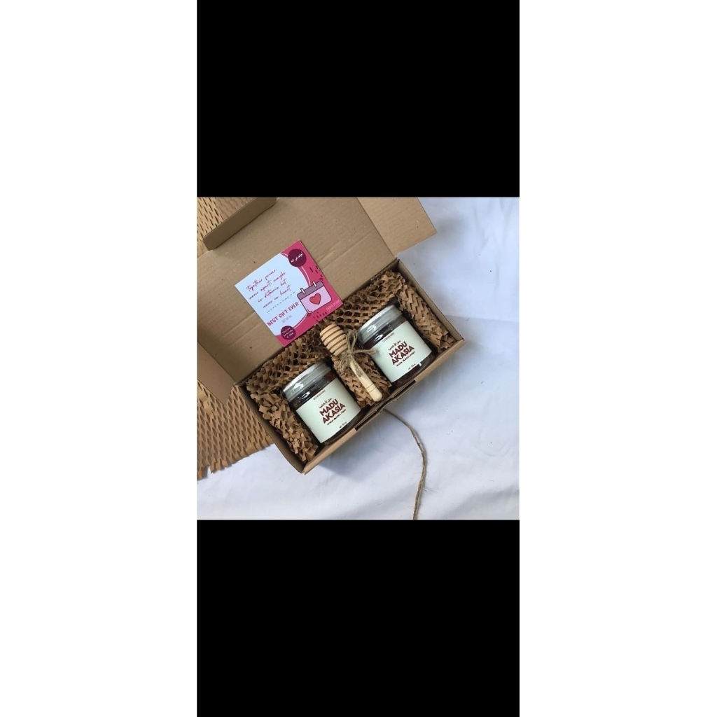 

Hampers Madu Akasia (150gr isi 2pcs)