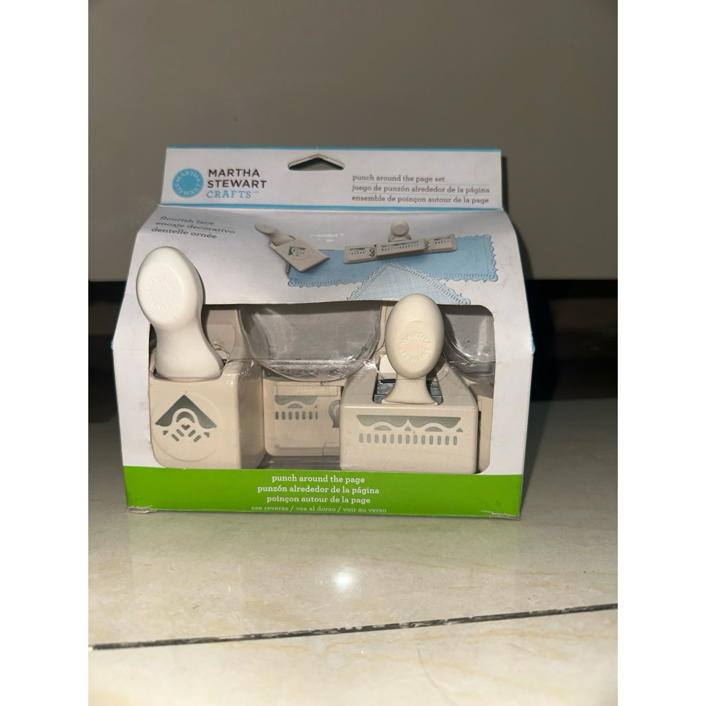 

MARTHA STEWART PEMBOLONG KERTAS CRAFTS SET PUNCHER PRELOVED FLOURISH LACE