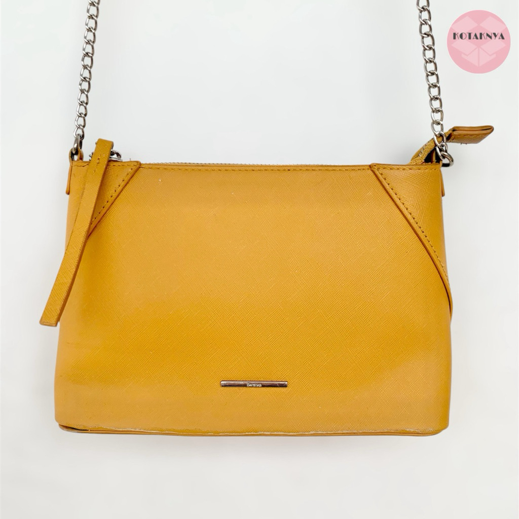 Bershka Sling Bag Tas Selempang Size M Preloved