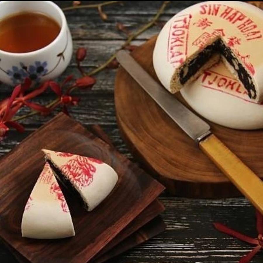 

Kue Bulan GOUW TEK HOUW SIN HAP HOAT Tiong Chiu Phia Kue Bulan Roda Merk Sin Hap Hoat a.k.a GOUW TEK HOUW Mooncake Tiong Ciu Pia Legend