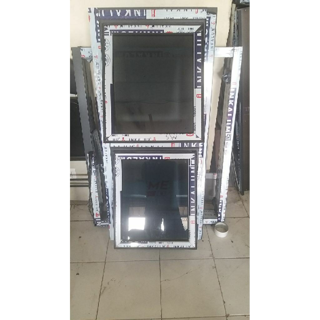 jendela 2 daun atas bawah ukuran 60 x120