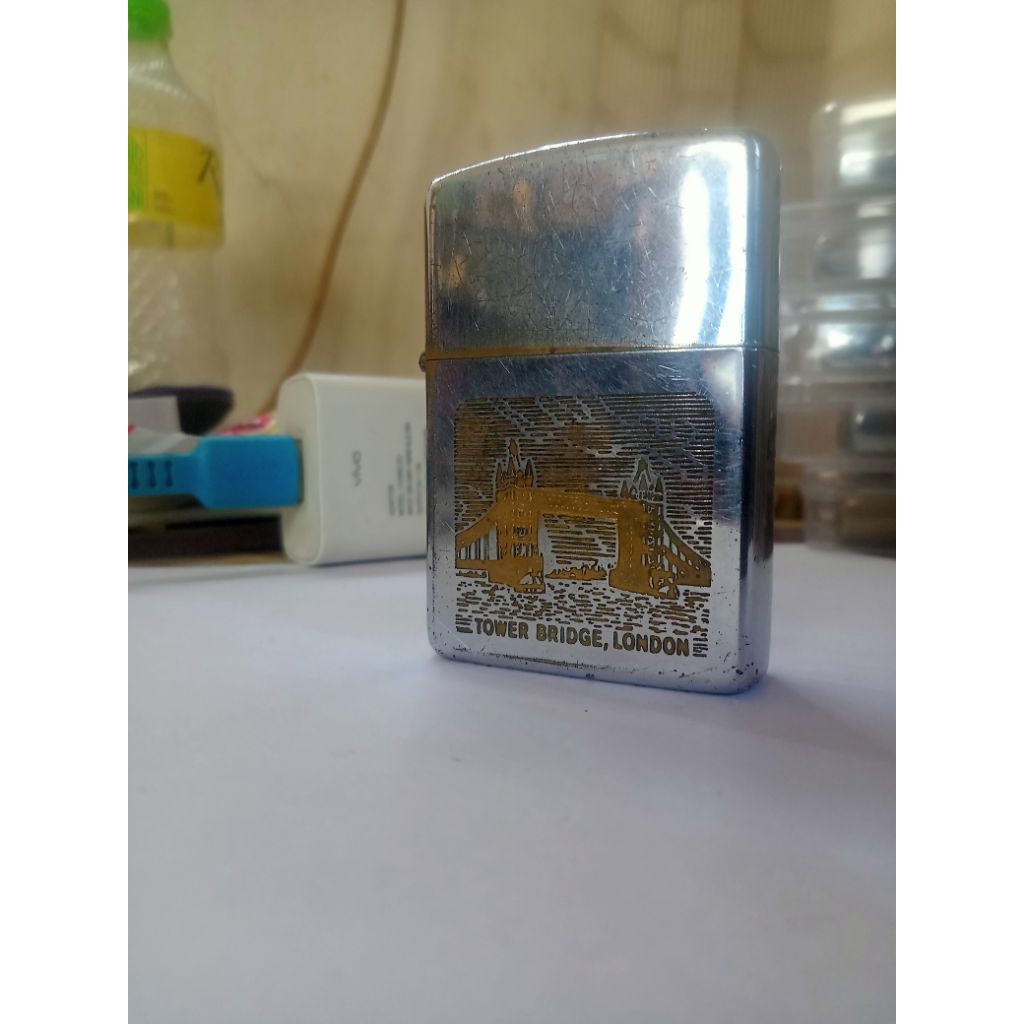original Zippo tower bridge London Romawi 1990 dua denting