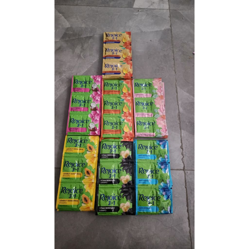 Sampo Rejoice 3 in 1 500an murah, tersedia semua varian 1 renceng isi 12 baris (24 sachet)