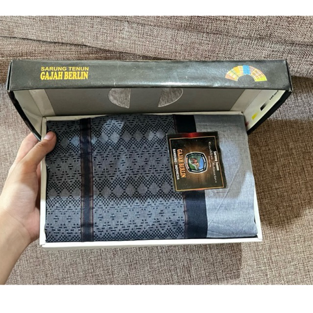(1pcs) SARUNG TENUN GAJAH BERLIN