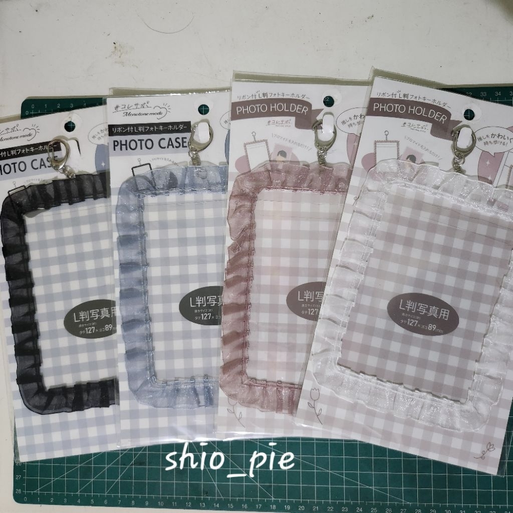 Daiso Seria Photo holder Photo case