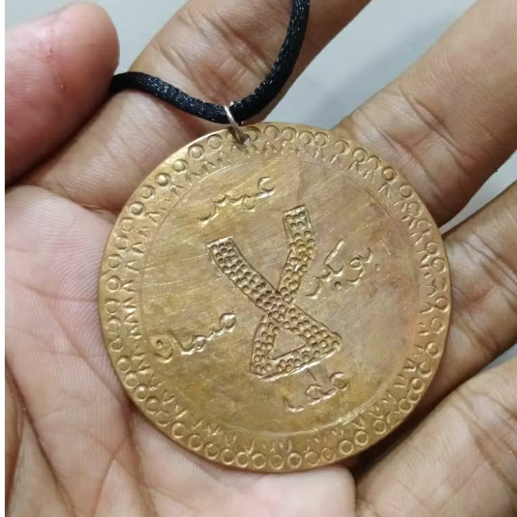 kalung liontin pancar merah