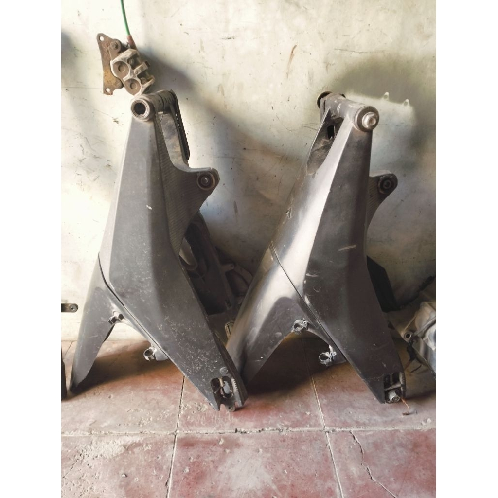 swing arm R15 v2 original