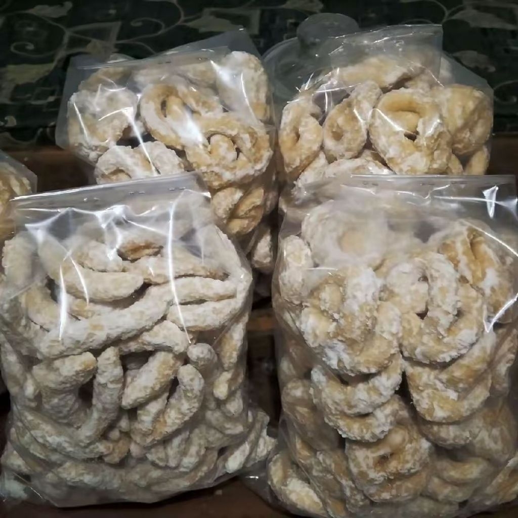 

widaran angka 8 cemilan khas