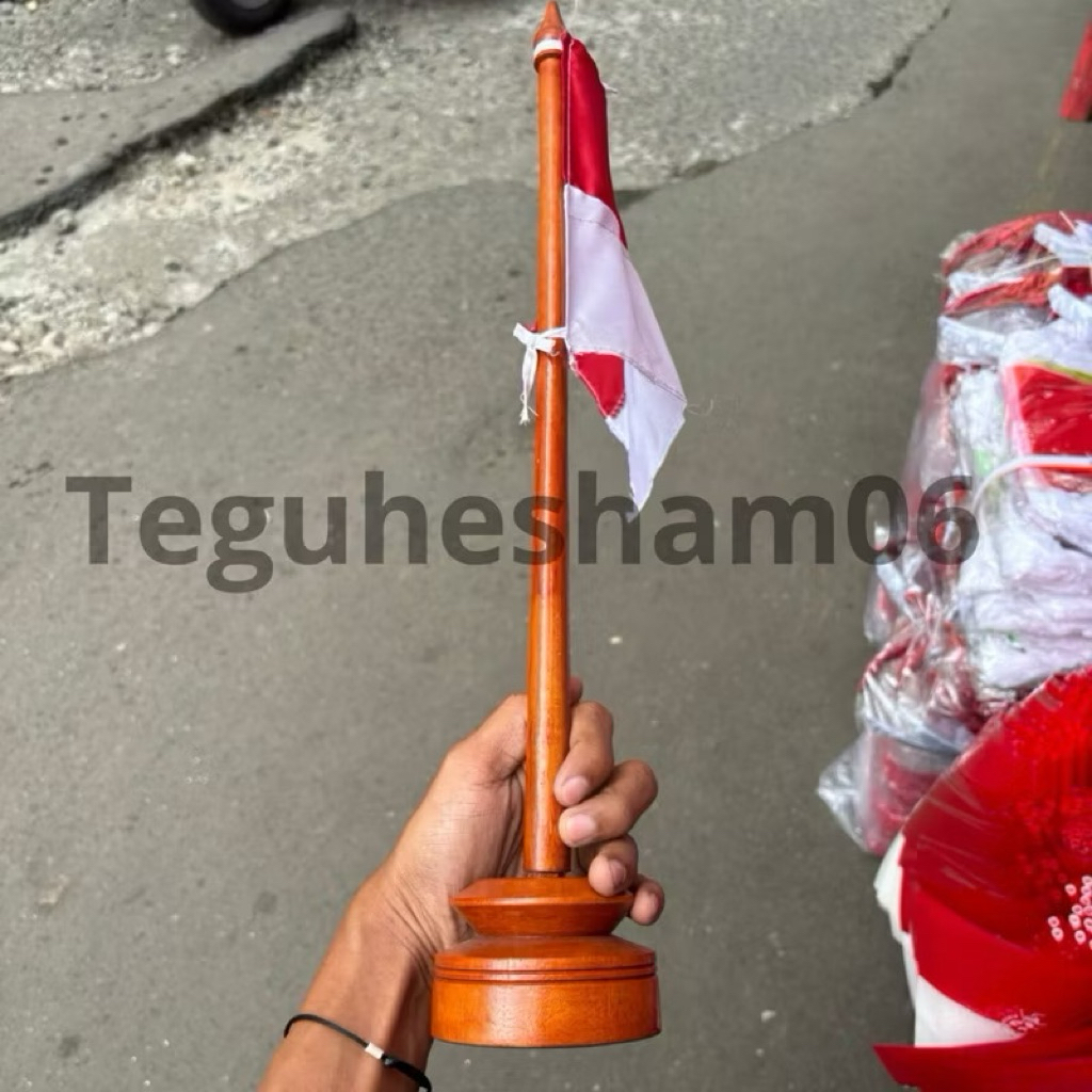 

Bendera Merah Putih + Tiang Kayu / Bendera Meja Guru Kantor