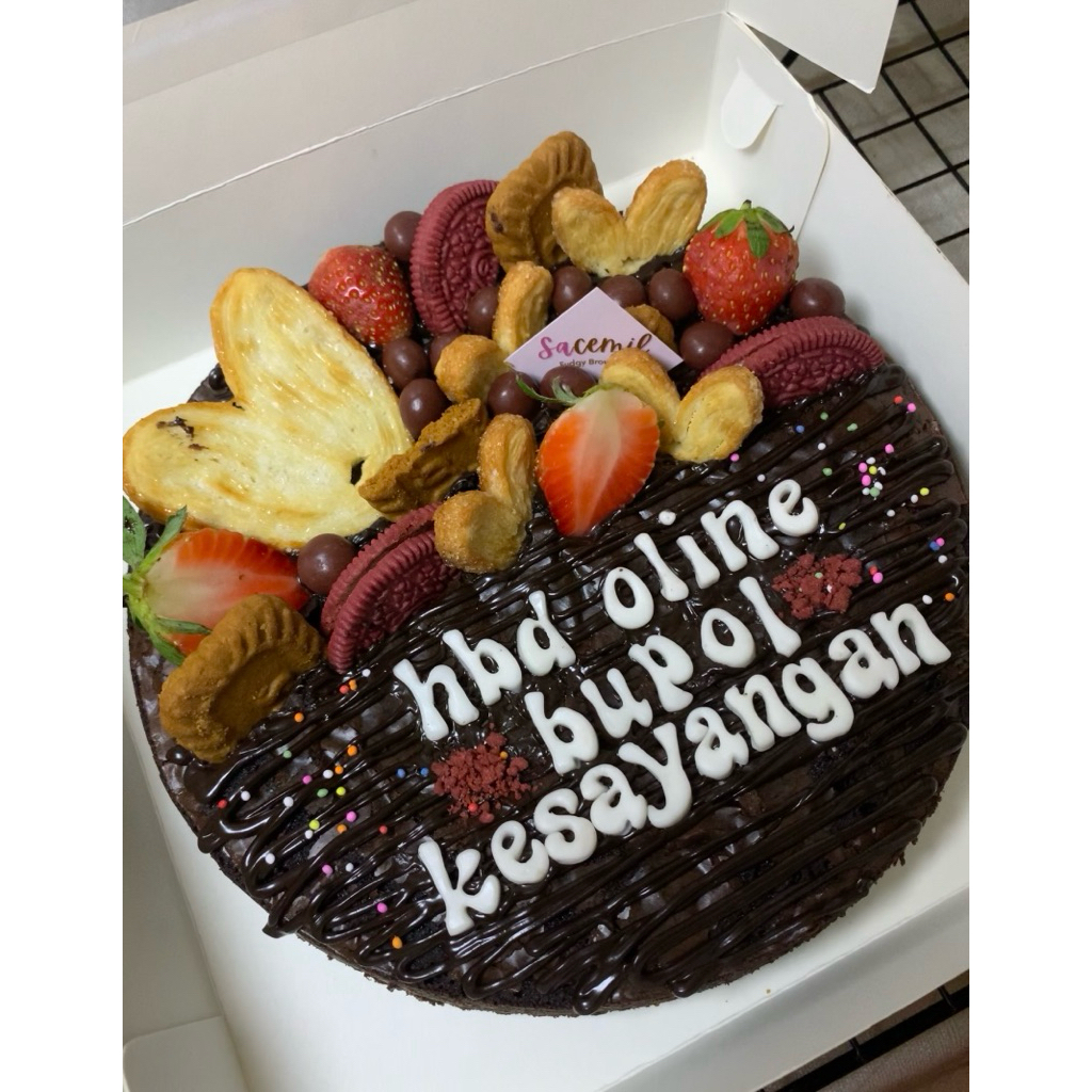 

Birthday Fudgy Brownies Large (Bulat)